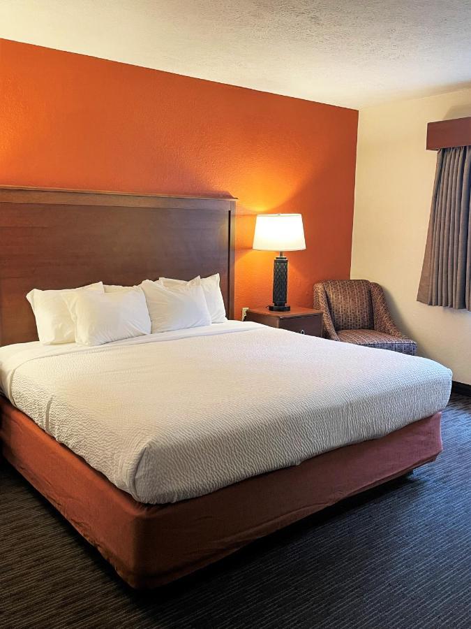 Americinn By Wyndham Петоски Екстериор снимка